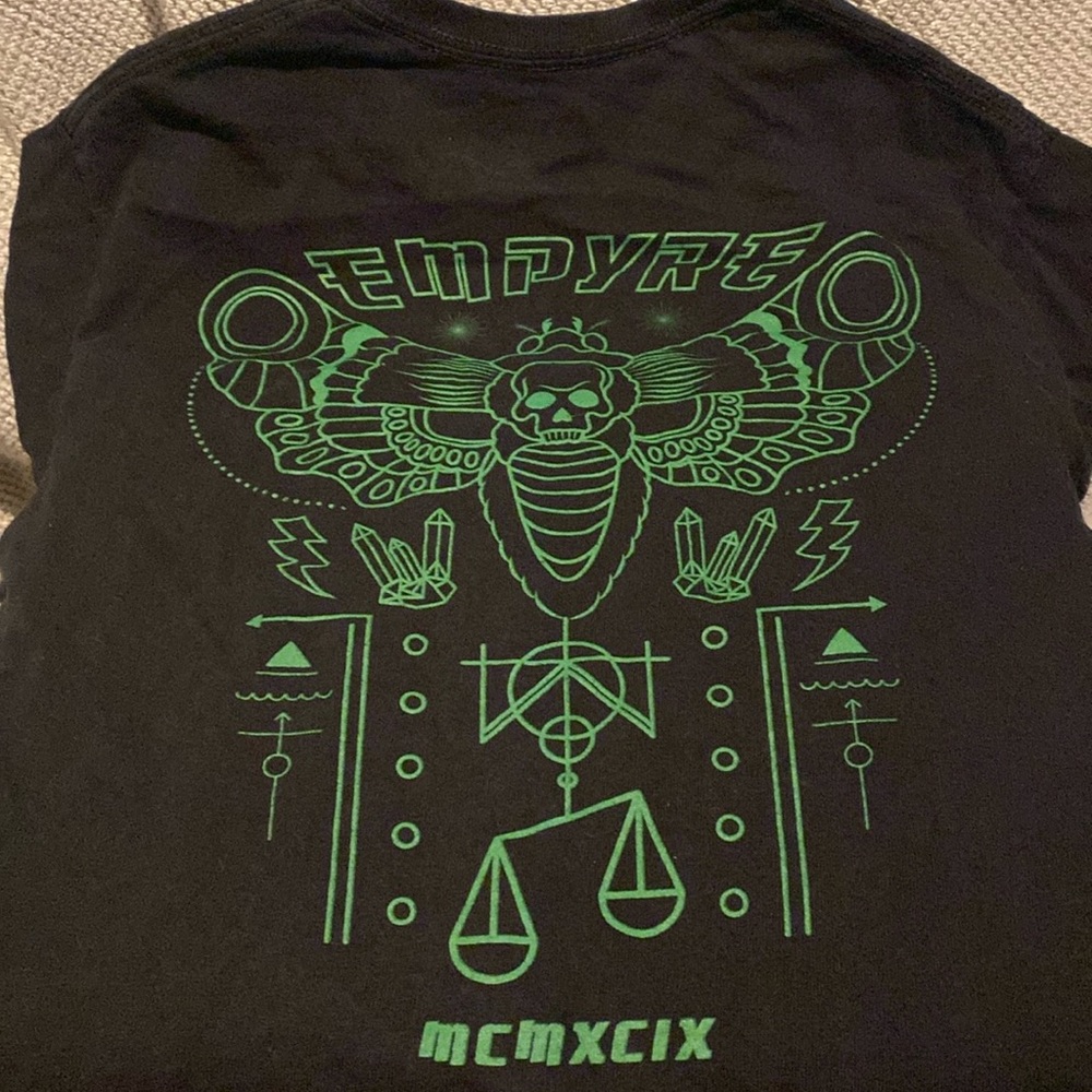 thick material t-shirt